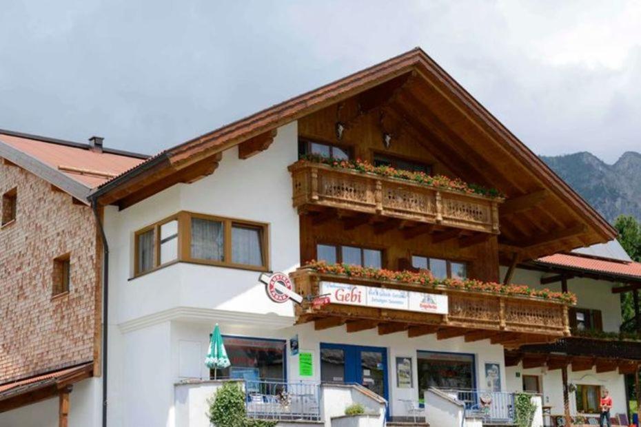 Gästehaus Familie Gebhard Schädle Grän Exterior foto